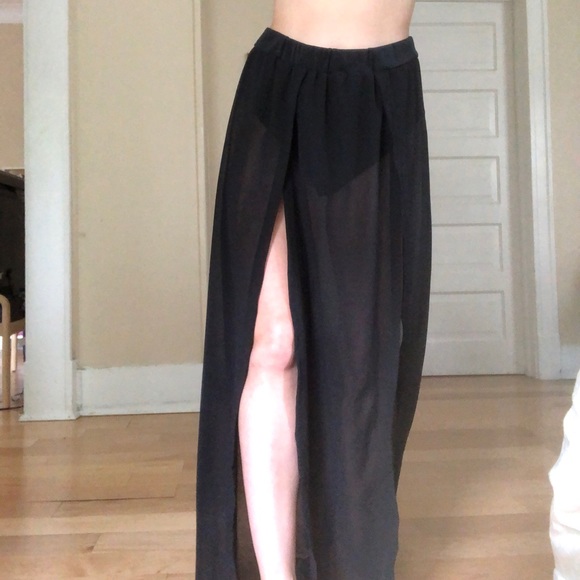 Floor length sheer skirt - Picture 2 of 2